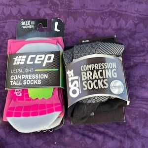 2 pair compression socks. Each pack is 30